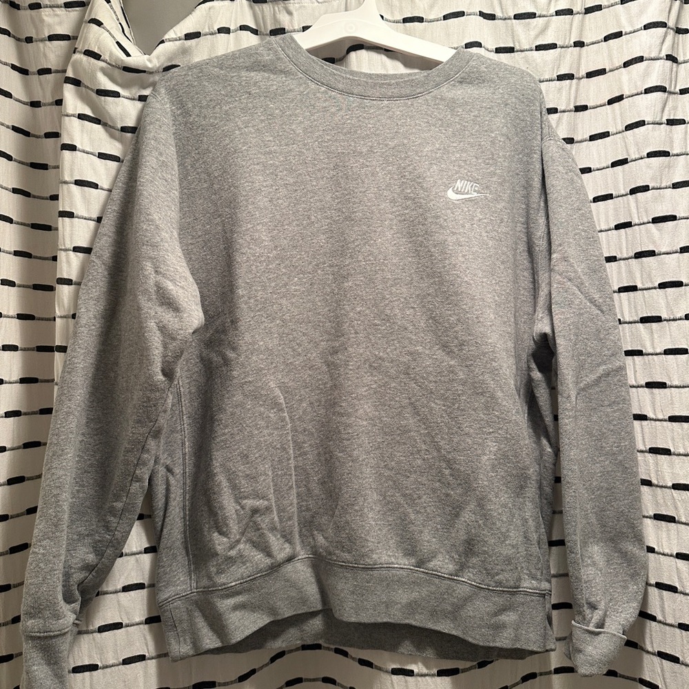 Grey Nike crewneck